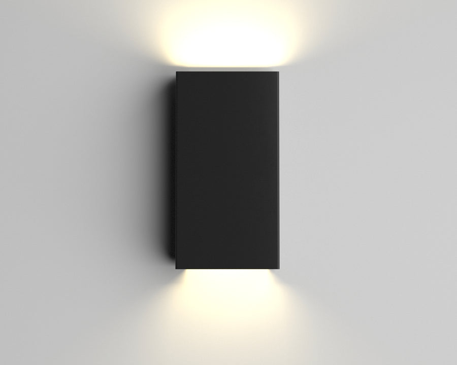 Lumina squared outdoor light- black